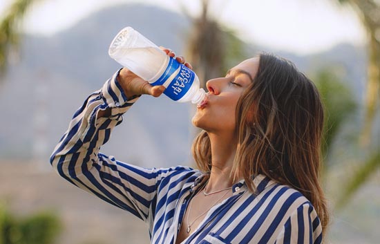 En un día caluroso POCARI SWEAT