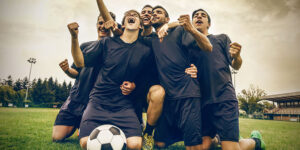 Equipo de futbol festejando